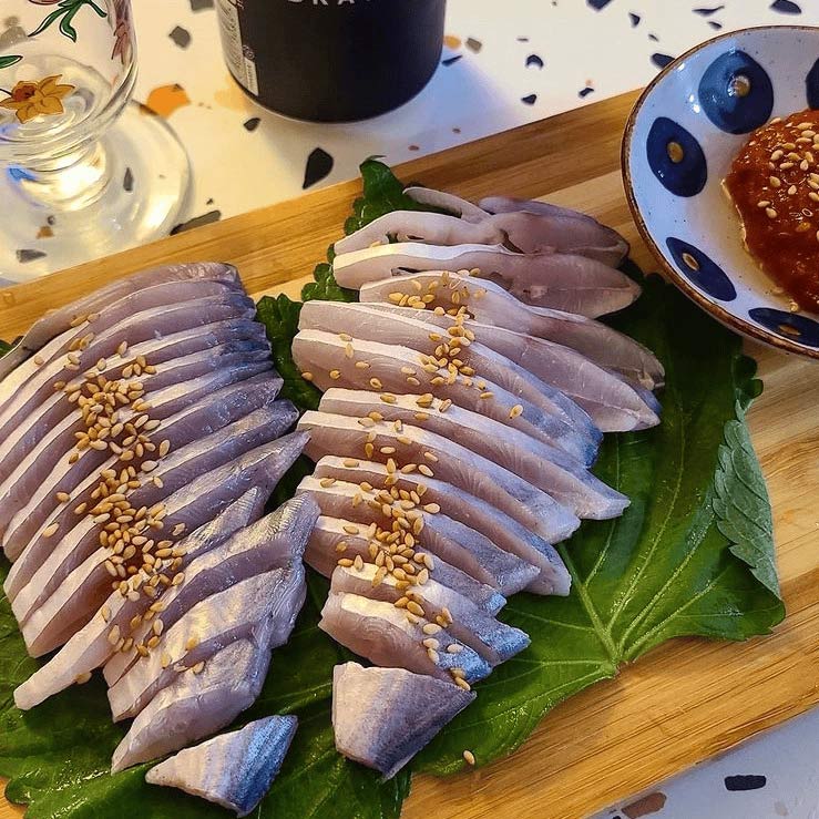 [🗓️예약발송 09월18일] 신안 자랭이 손질 병어 횟감용 급냉 350g 내외 2-3인분 깻잎 상추 회초장 와사비 간장 증정 | PRE-ORDER Korean Shinan Silver Pomfret “Jarangi” Sashimi Grade, Quick-Frozen