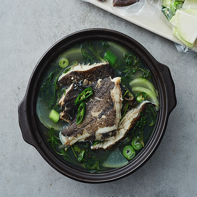 [항공직송] 은하수산 봄 도다리 쑥국 670g (냉장) | Flounder & Mugwort Soup - sarangmartsg
